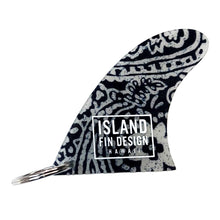 Load image into Gallery viewer, Island Fin Design Keychain
