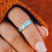 Load image into Gallery viewer, Pura Vida Reversible Mother of Pearl Ring
