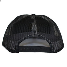 Cargar imagen en el visor de la galería, Sombrero Star Trucker Blanco en Plata con Negro
